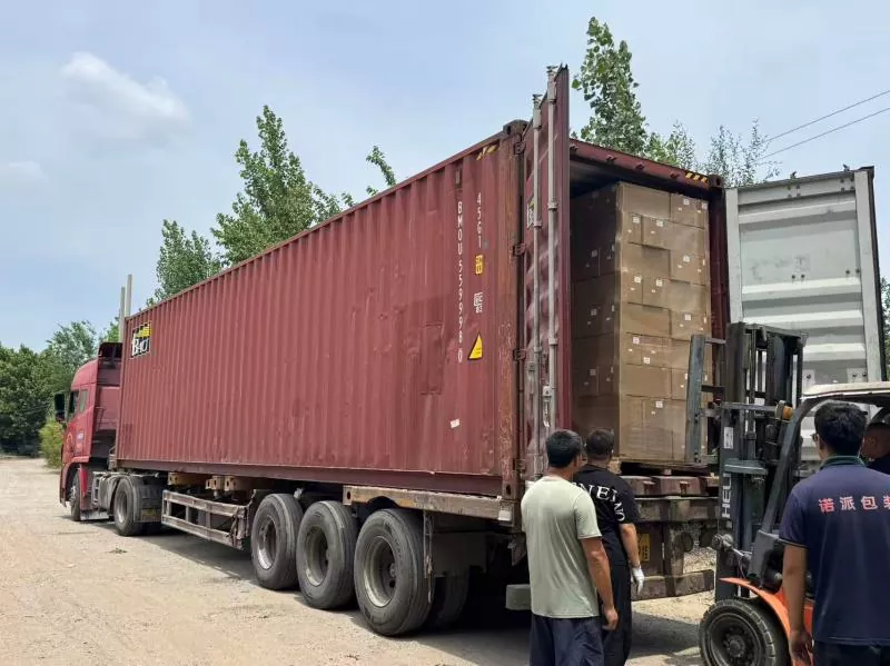 40.000 ролни висококвалитетна лента испратена директно во Јапонија: нарачката во странство е успешно испорачана